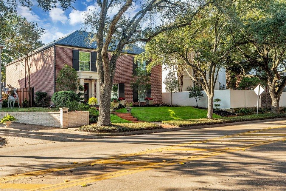 Southampton Place custom home exterior — Houston TX